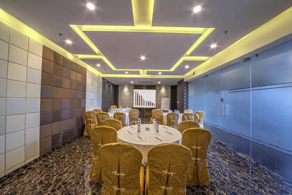 The Fern Residency Kolkata Hotel Exterior foto